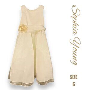 Girls Cream Colored Lace Flower Dress. Size 6. Worn Only Once. Beautiful Dress.